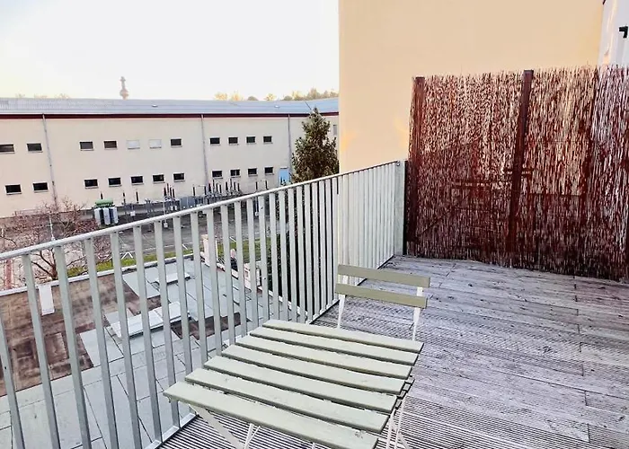 Modern Close To Subway & Vineyards *